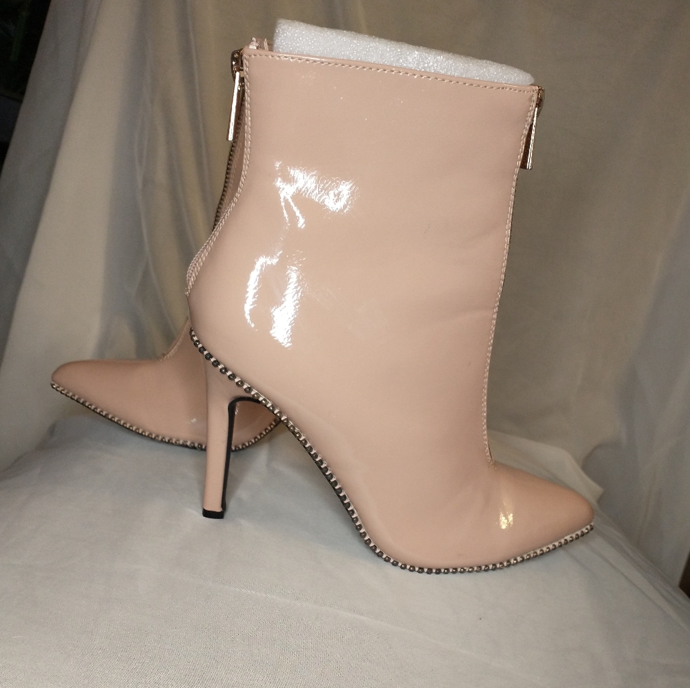 Anne Michelle boots with heel. shiny pink, zips front and back womens size 7